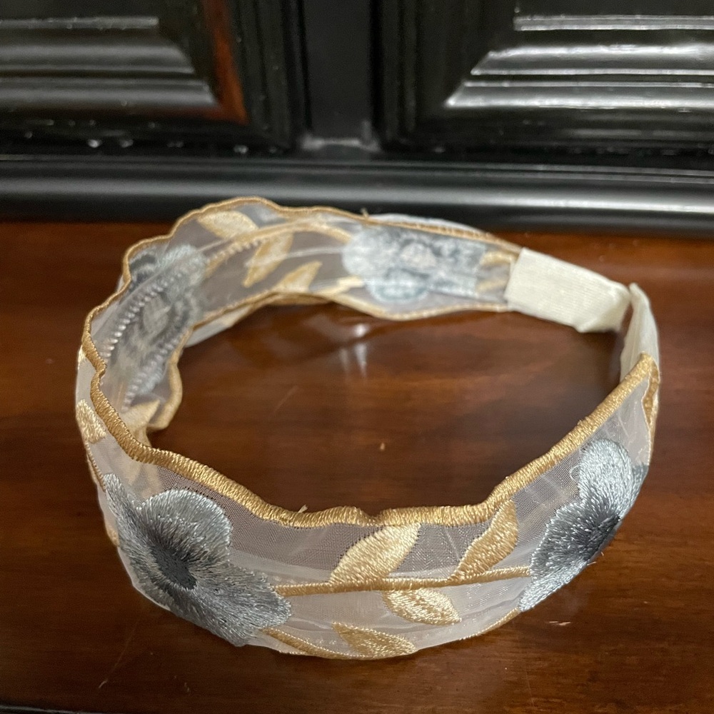 Girl’s Embroidered Floral Sheer Headband in Gold and blue new